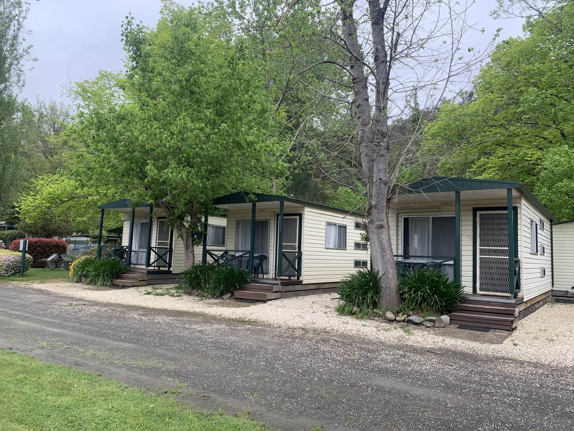 Self-Contained Cabins in Bright Victoria